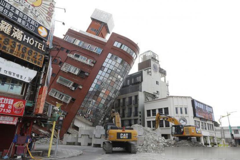 台湾地震灾情引发各国关注。