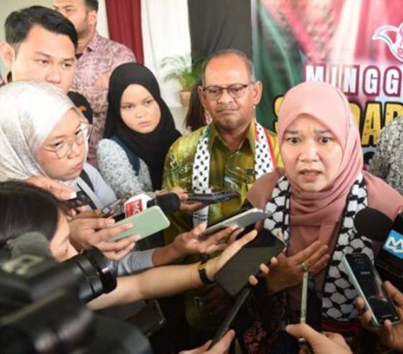 教育部长法丽娜。