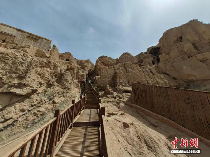 位于新疆吐鲁番市的吐峪沟石窟。