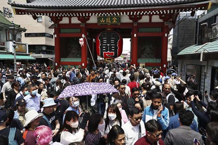●日本人口1年内减少近90万人，创下新低。