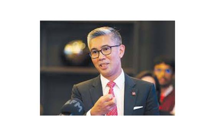 财政部长东姑扎夫鲁。