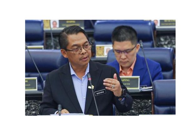 高教部副部长慕斯达法。