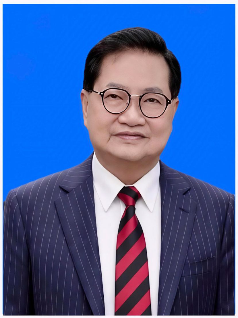 斯木省华总会长兼成邦江中华总商会会长拿督吴标生博士。