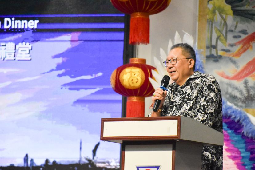古晋南市市长拿督黄鸿圣。