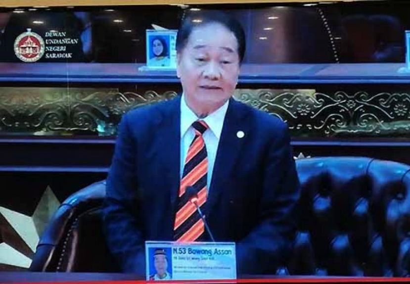  砂全民团结党主席拿督斯里黄顺舸首次以非部长身份出席砂州议会会议。