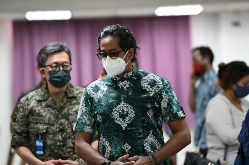 科学、工艺及革新部长凯里。