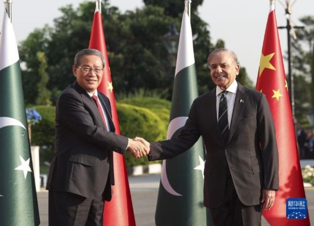 巴基斯坦总理夏巴兹周六访华四天，将与习近平会面。