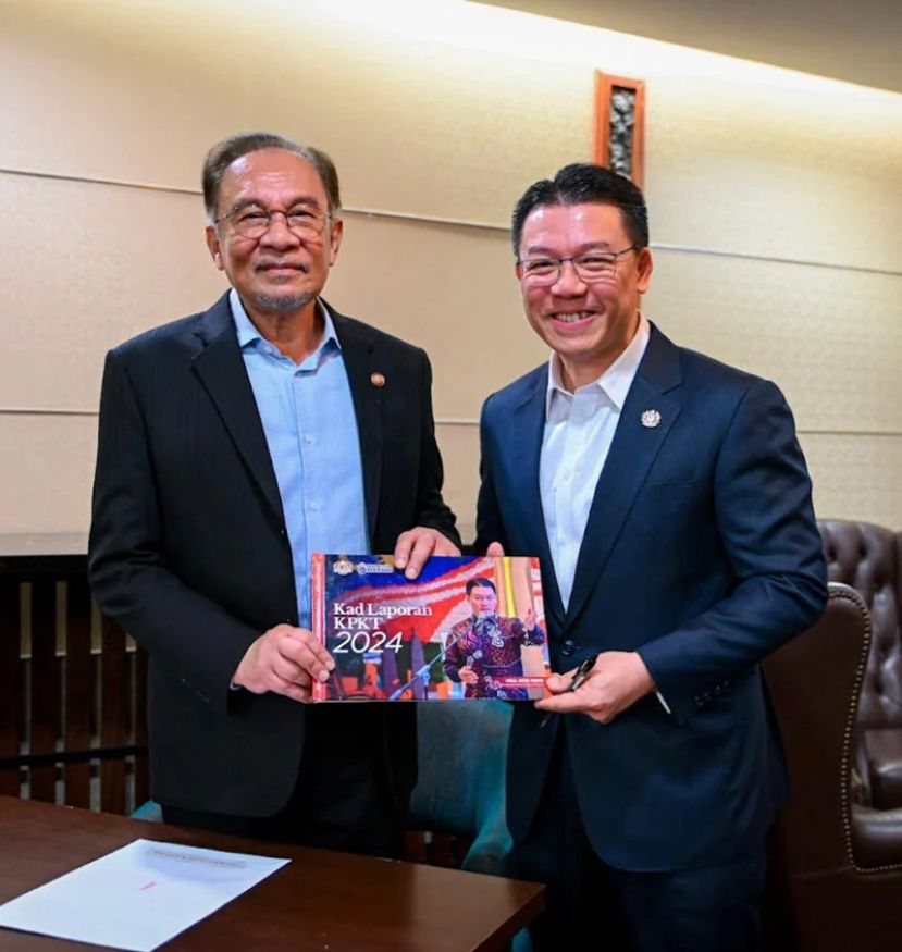 倪可敏今日呈交房政部2024年成绩单给首相拿督斯里安华