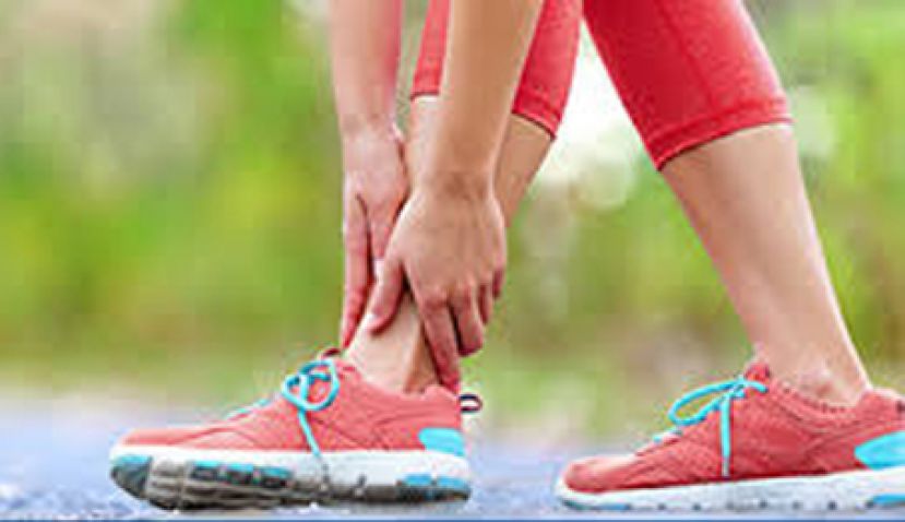 左脚很重走不动？ 小心这病会变象腿