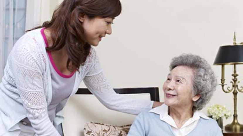 妈妈怀疑饭菜被下毒　如何与失智者相处？