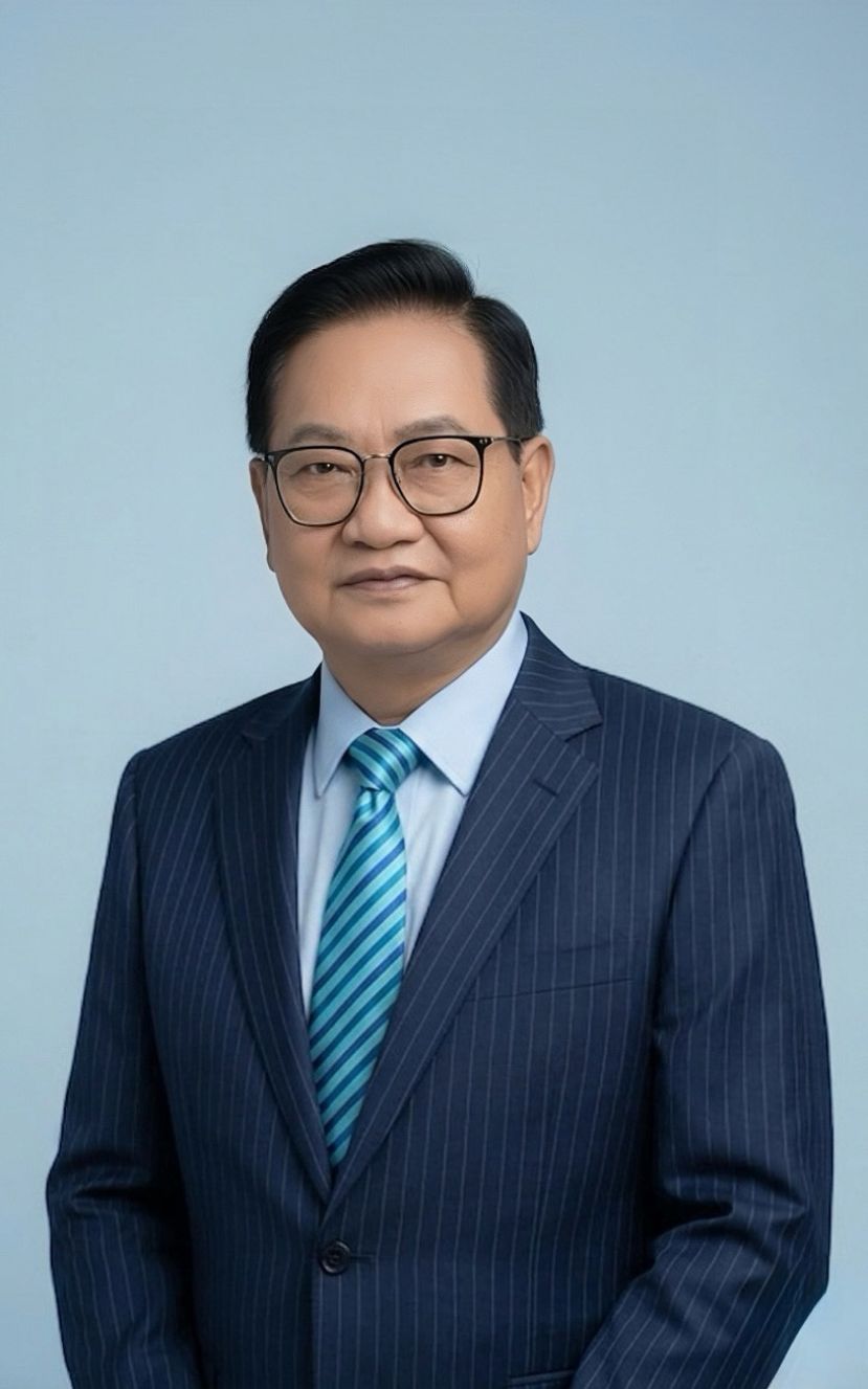 斯木省华总会长兼成邦江中华总商会会长拿督吴标生博士。