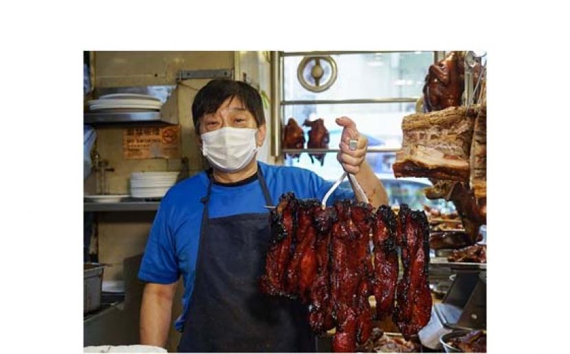兴哥为再兴烧腊饭店第四代接班人，入行五十年，功夫在骨子里，感叹近年猪肉品质不佳，影响了水准。