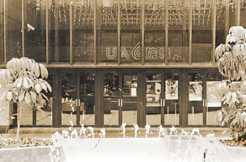 八十年代绝大部份戏院也只会播一两出戏，但UA就开创了&ldquo;一院多戏&rdquo;的播放模式。
