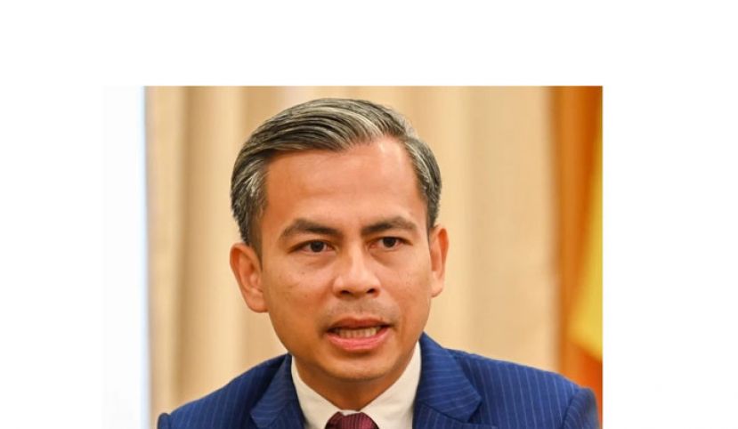 通讯部长法米。