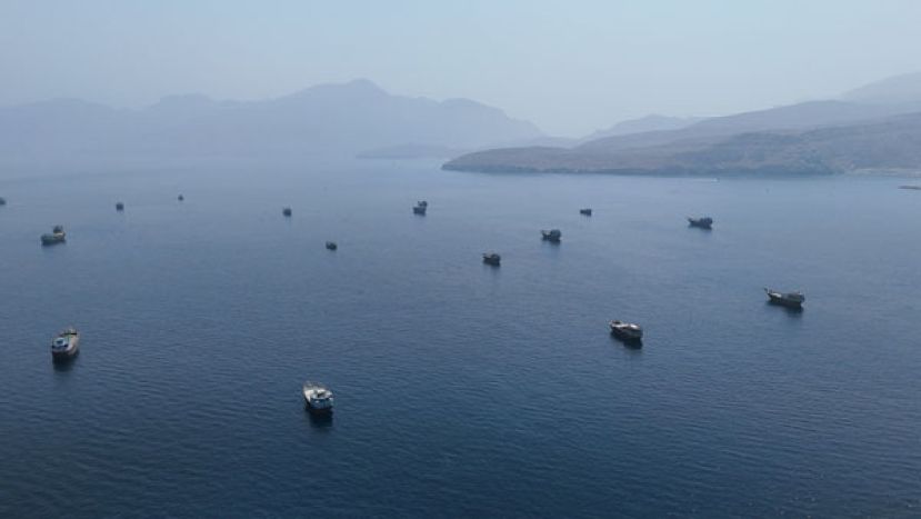 荷莫兹海峡。