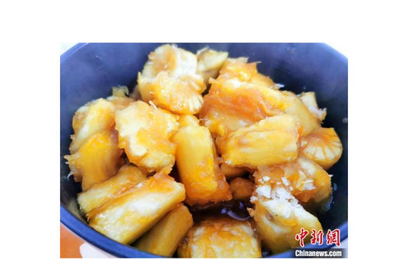 用黄糖煲熟的甜木薯。