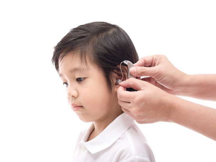 听损儿的听语疗育要趁早医：6个月大前积极复健