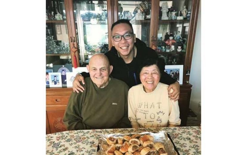 Auntie May和丈夫担任英国寄宿学校亚洲留学生的监护人逾20年，Alex（中）是其中一个获照顾的香港留学生，现为英国特许土木工程师。