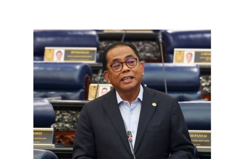 国防部长卡立诺丁。
