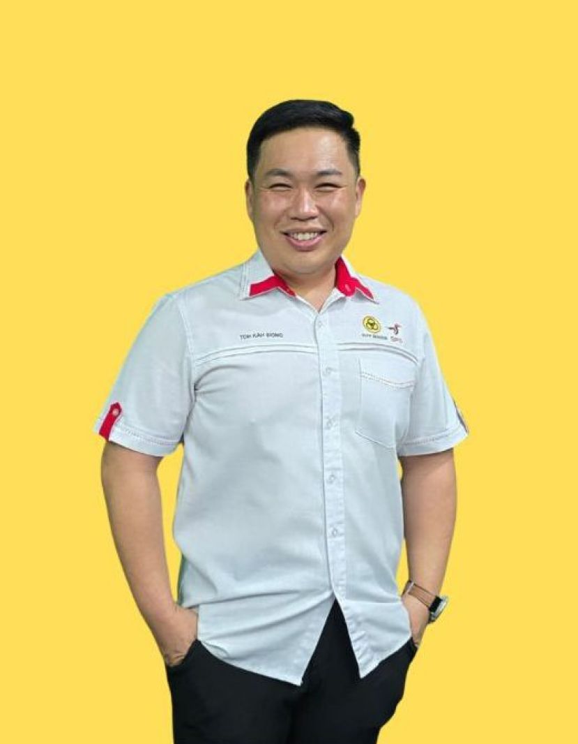 人联青年总团秘书窦家雄。