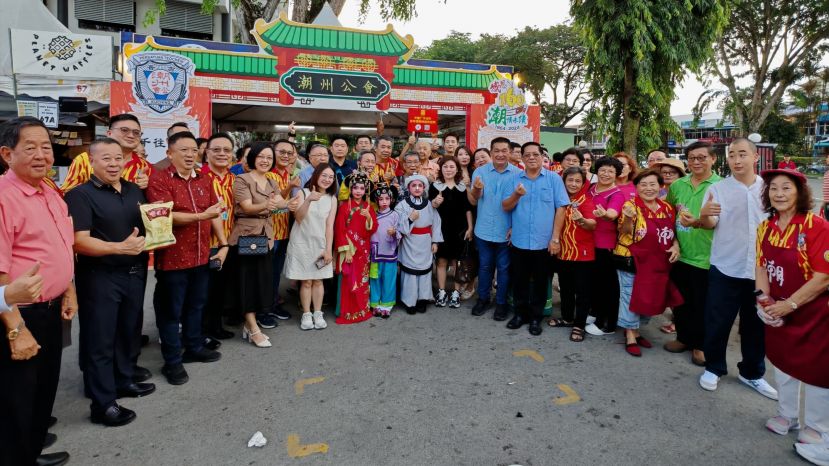 砂副总理沈桂贤与嘉宾们品尝潮州美食