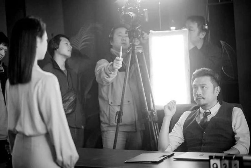 &ldquo;&ldquo;泥腿子&rdquo;出身的国超（右一），现在已经能出演&ldquo;反一&rdquo;。