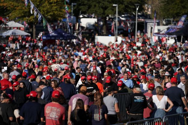 特朗普23日乔治亚州造势现场。