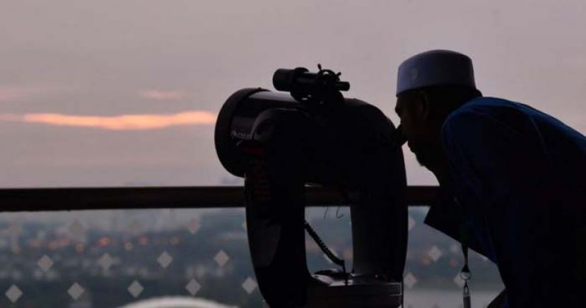 掌玺大臣：412观月　决定斋戒月日期