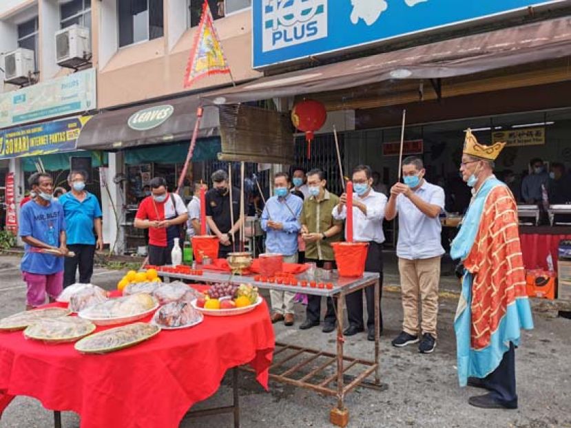青草路宝光村祭祀活动，朝野领袖出席参拜。