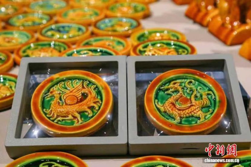 高平琉璃正从古老的庙堂屋顶丶寺塔飞檐悄悄走进民众的生活。