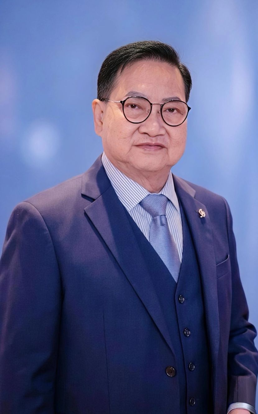 斯木省华总会长兼成邦江中华总商会会长拿督吴标生博士。