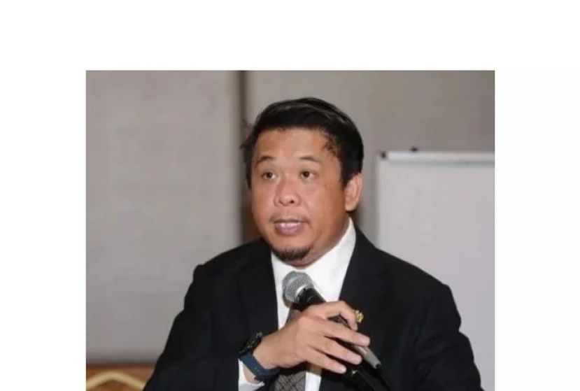 卫生部副部长鲁卡尼斯曼。