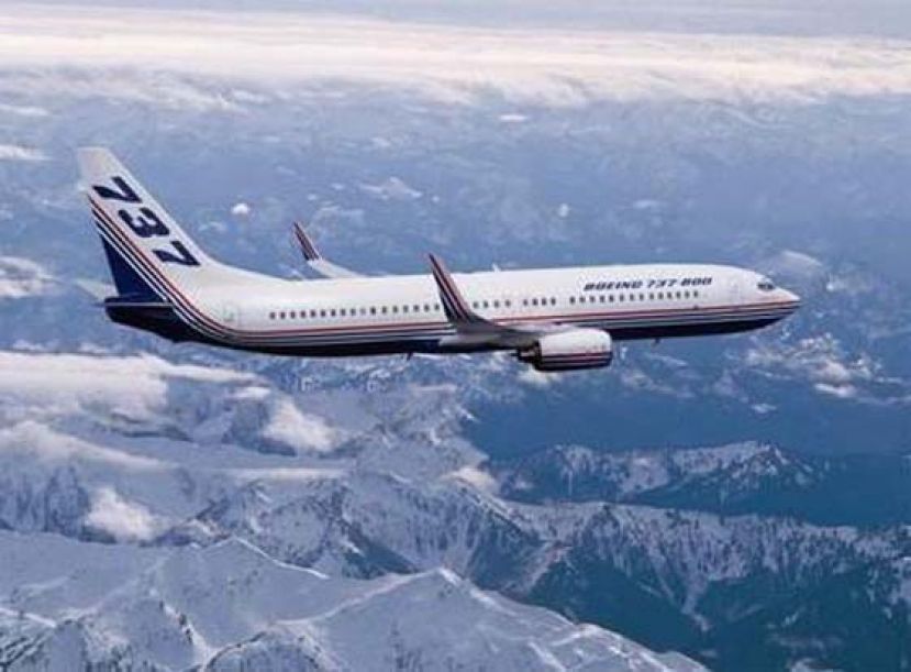 韩客机疑起飞喷火，紧急降落北海道。