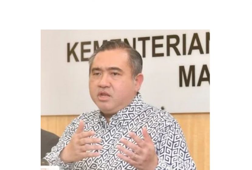 交通部长陆兆福。