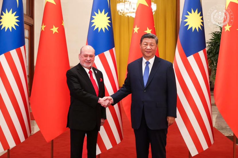 中国国家主席习近平(右)欢迎国家元首苏丹依布拉欣莅访。