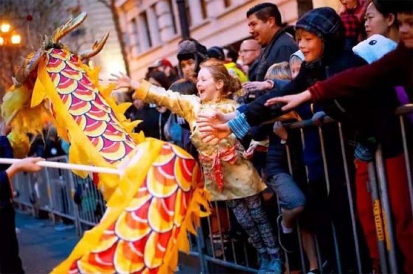 图为旧金山唐人街在农历新年举办庆祝活动。（档案照）