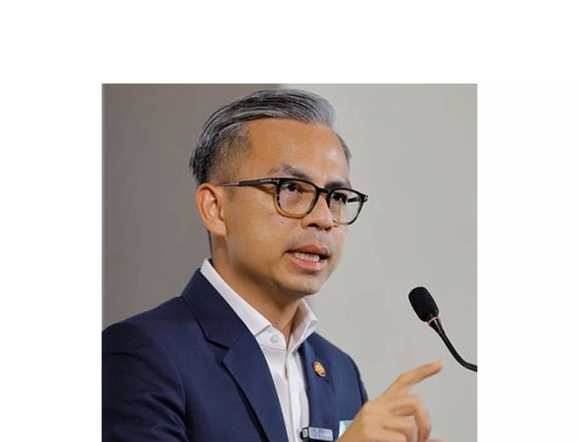 通讯部长法米。