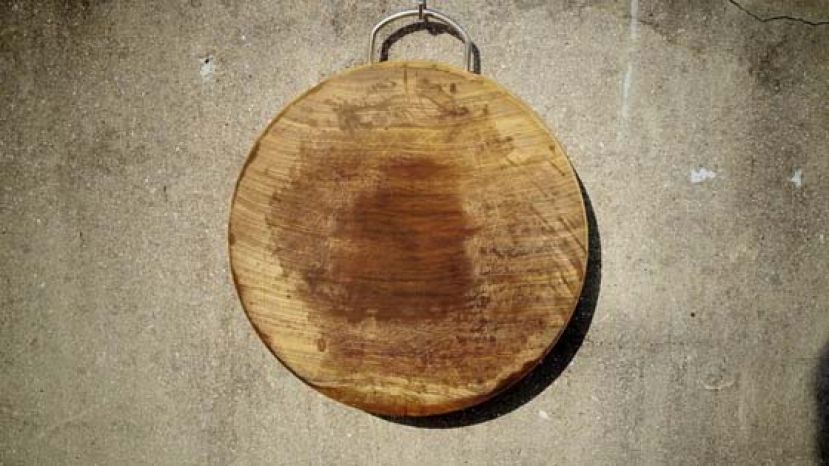 砧板如人生，享受的是过程、那怕经历风霜、留下无数痕迹。