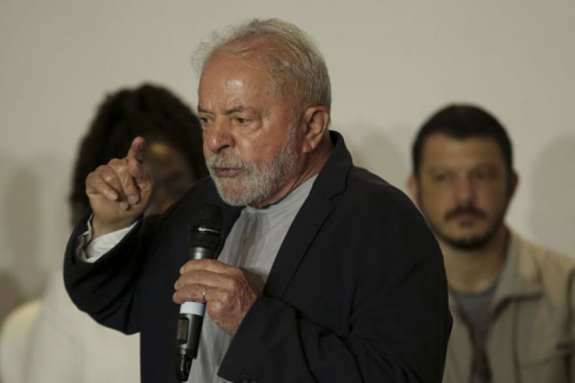 前总统鲁拉回锅参选击败波索纳洛。