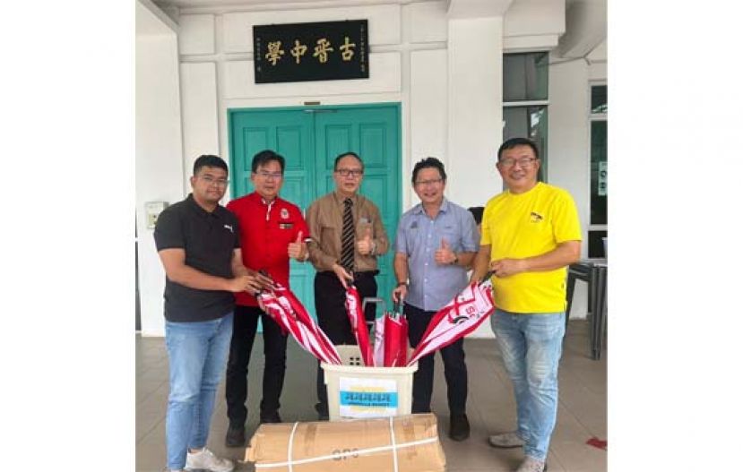 南市市议员郑志国等响应&ldquo;晋中的爱心伞&rdquo;活动