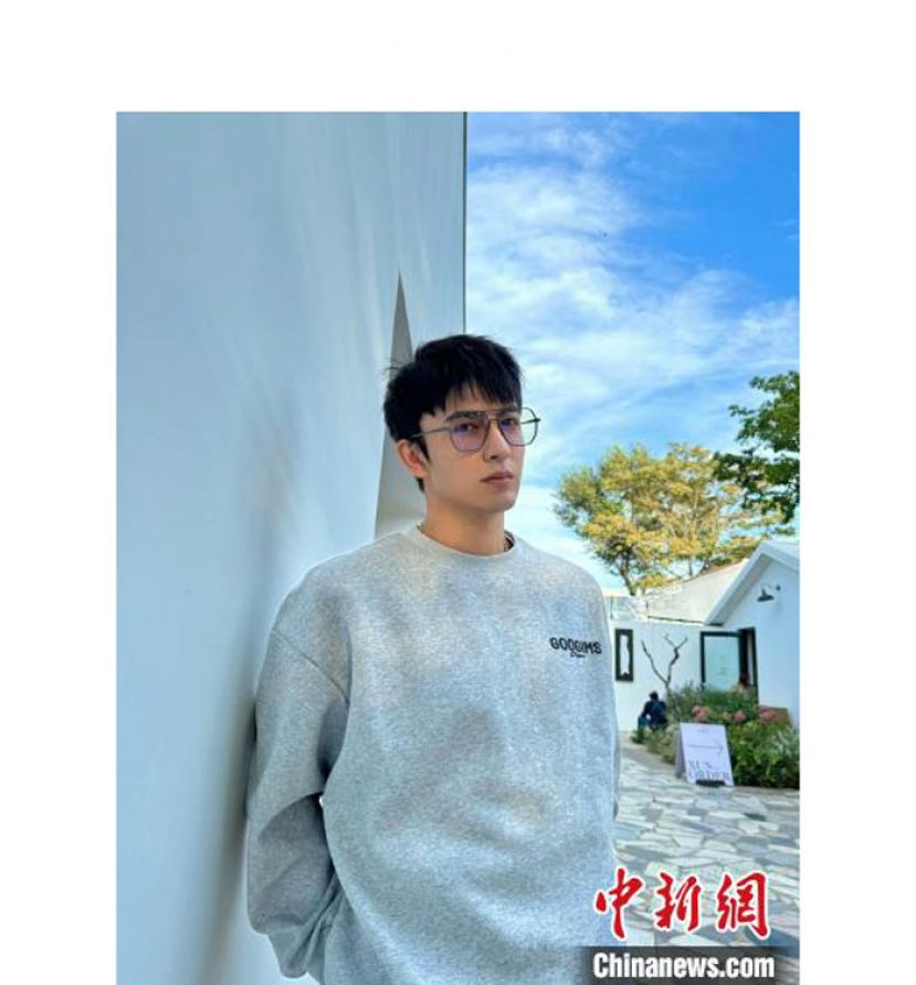 新疆籍演员米热：我就是阿迪江。