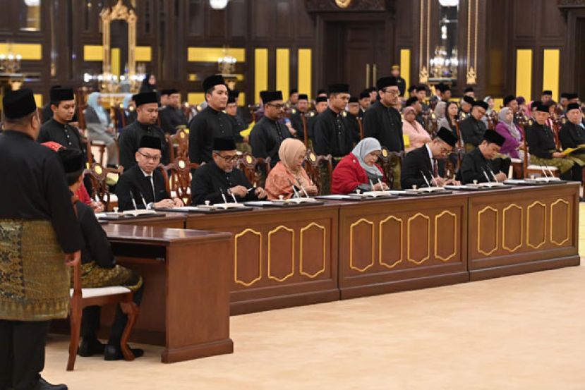 27名副部长在国家元首苏丹阿都拉面前宣誓就职