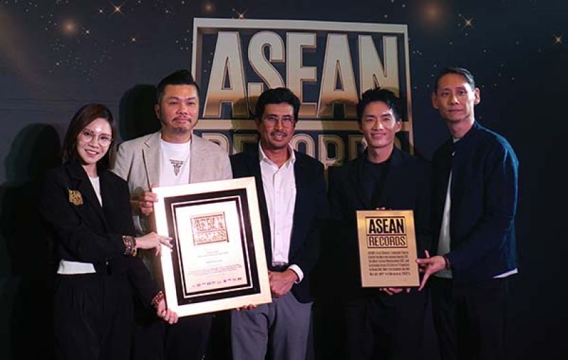 监制李心洁感动这部「带着爱与诚意的作品，感动全球」