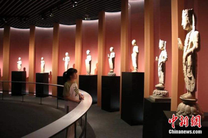 2025年5月27日，安徽合肥，“国宝归来——圆明园兽首暨海外回流文物特展”开幕式在安徽博物院举行。该展览除展示圆明园海晏堂七尊兽首铜像外，还展示了海外回流的商周至两汉时期的青铜器，以及北朝时期的石刻佛像。