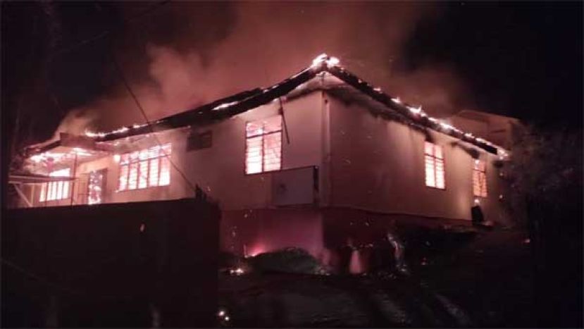 印尼养老院夜间失火，至少16人死。
