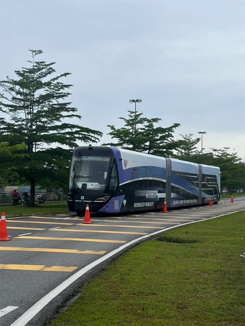 智轨列车测试行驶