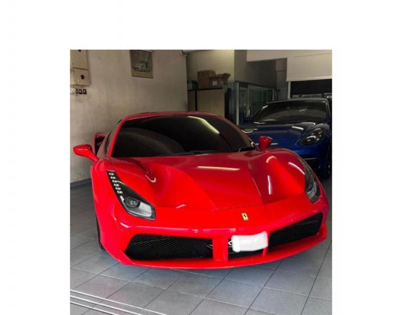 反贪会所扣留的其中1辆豪车。