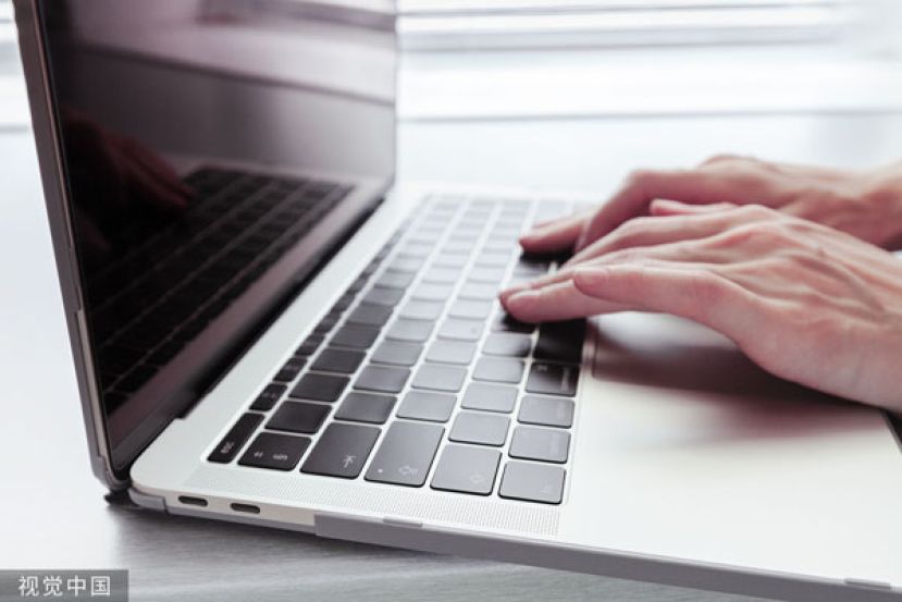许多人在工作、课业上会借助AI之手。