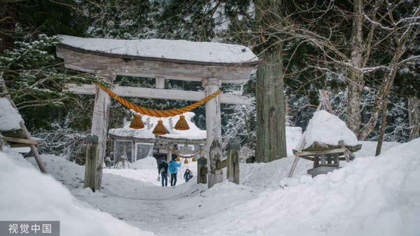 日本坚决不租借房屋给外人的合掌村，在村内人口大幅减少后，正考虑修改这个已维持半世纪的规定。