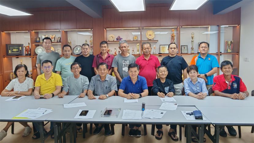 砂陇西公会丙午年祭祖大典、春祭与敬老晚宴筹委会部份筹委合影。